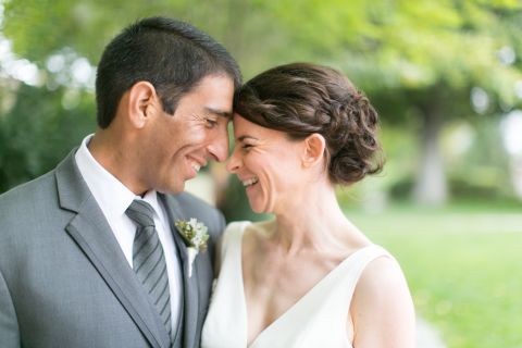 Happy Newlyweds Eskimo Kiss in Paso Robles Inn Gardens