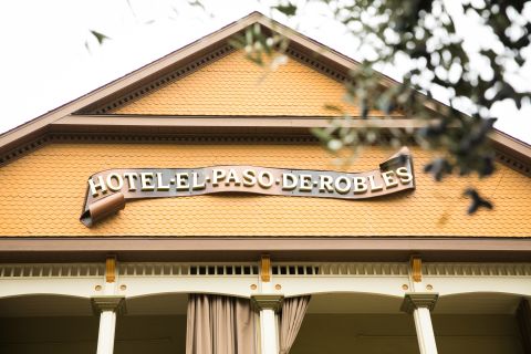 Hotel El Paso De Robles outdoor sign